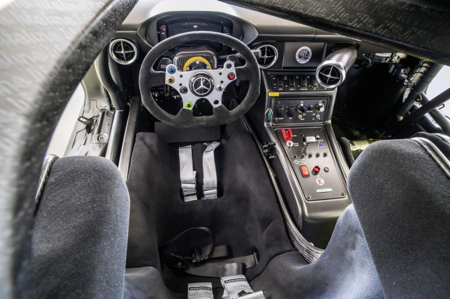  Mercedes-Benz SLS AMG GT3 45th Anniversary 2012 года  (фото 4 из 30)